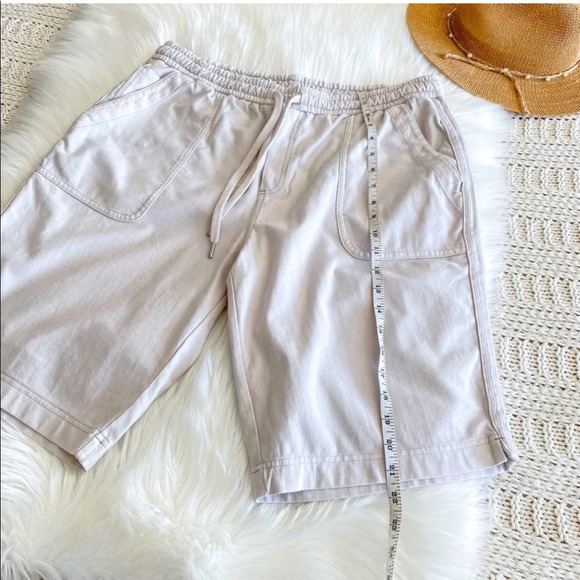 Athleta Farallon Bermuda Shorts Birch Gray Cream Drawstrings Pockets 16 Tall - Picture 9 of 11